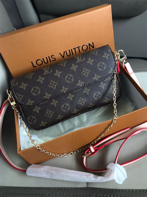 louis vuitton ivy chain wallet